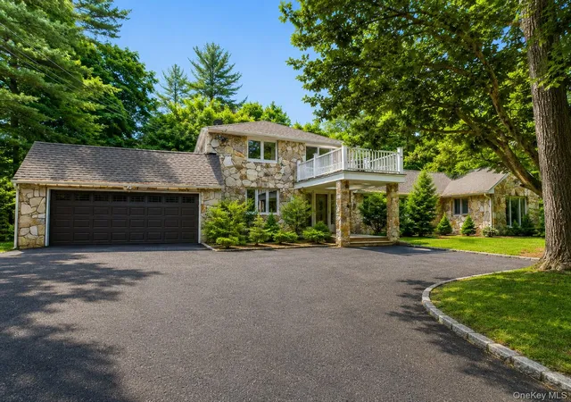 Photo 1 of Single family home for sale at 32 Valley Rd, North Hempstead, NY 11568 | MLS# 1020445 | Listing updated on 2026-09-12