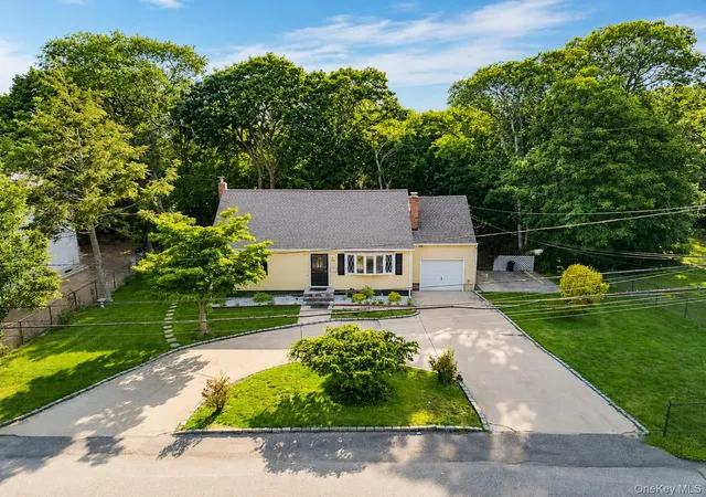 Homes for sale in Islip, NY | 30 Dow St, Islip, NY 11722 | MLS# 1020455