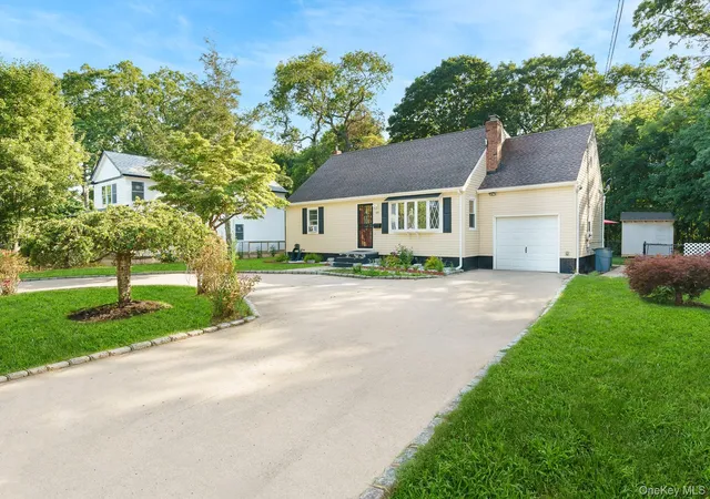 Homes for sale in Islip, NY | 30 Dow St, Islip, NY 11722 | MLS# 1020455