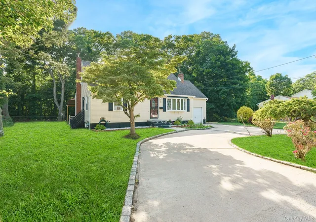 Homes for sale in Islip, NY | 30 Dow St, Islip, NY 11722 | MLS# 1020455