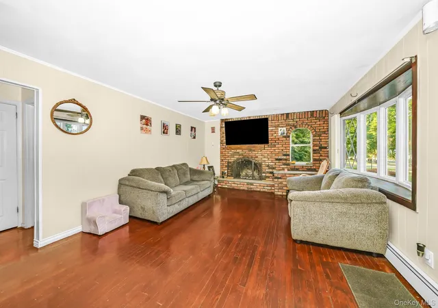Homes for sale in Islip, NY | 30 Dow St, Islip, NY 11722 | MLS# 1020455