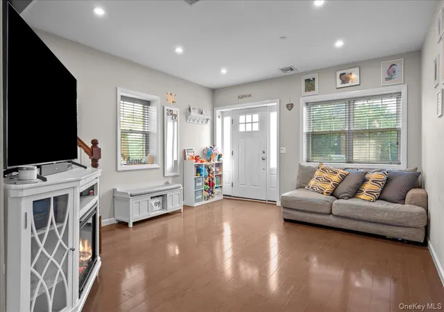 Homes for sale in Greenburgh, NY | 140 Winthrop Ave, Greenburgh, NY 10523 | MLS# 1020457