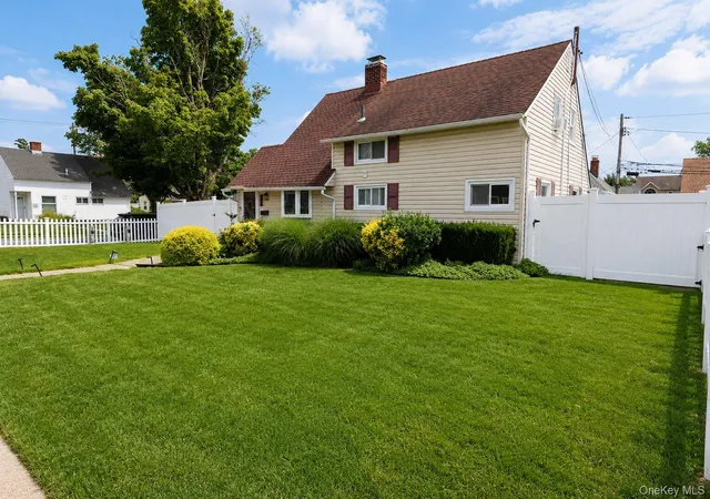 Homes for sale in Hempstead, NY | 164 Bloomingdale Rd Rd, Hempstead, NY 11756 | MLS# 1020459