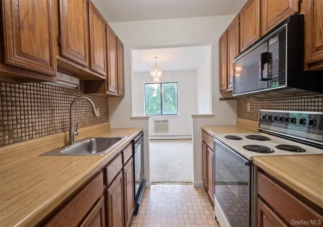 5th image of 14 Skyline Dr #14, Fishkill, NY 12524 | MLS# 1020464