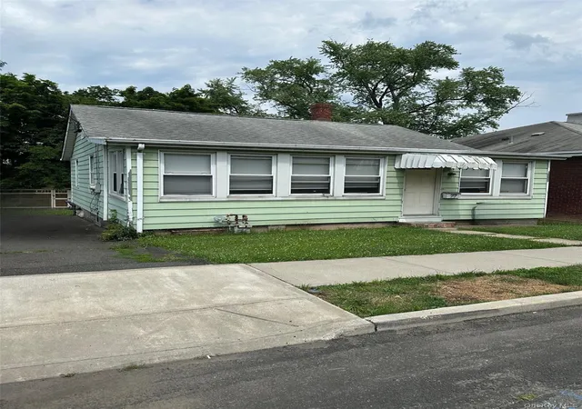 Homes for sale in Haverstraw, NY | 77 Clove Ave, Haverstraw, NY 10927 | MLS# 1020465
