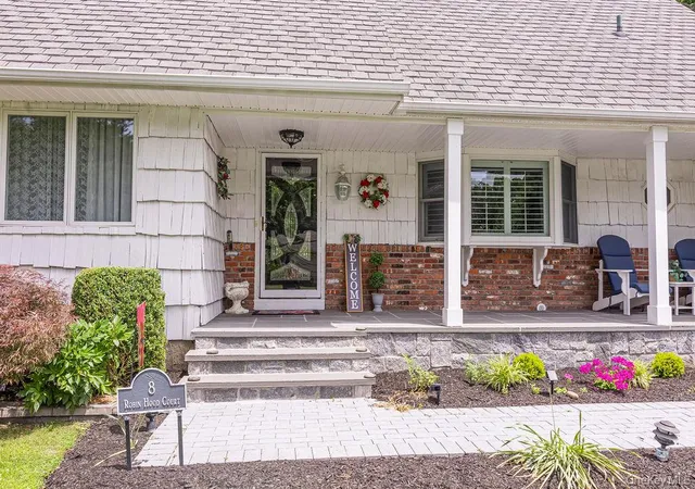 Photo 2 of Sale Pending at 8 Robinhood Ct, Smithtown, NY 11767 | MLS# 1020468 | Listing updated on 2026-09-02