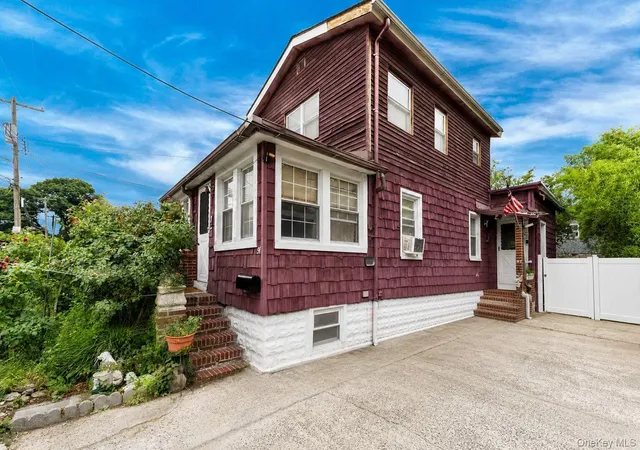 2nd image of 97 Hawkins St, New York, NY 10464 | MLS# 1020478