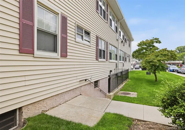 Homes for sale in Hempstead, NY | 324 Post Avenue, Hempstead, NY 11590 | Houzeo