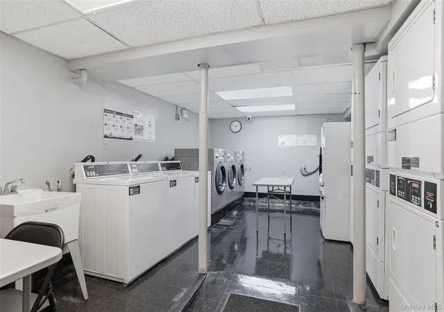 Homes for sale in Hempstead, NY | 324 Post Rd #12L, Hempstead, NY 11590 | MLS# 1020481