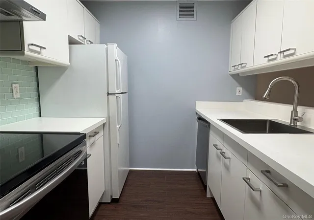 Homes for sale in Eastchester, NY | 50 Columbus Ave #603, Eastchester, NY 10707 | MLS# 1020490