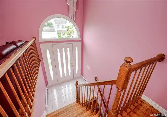 Photo 2 of Single family home for sale at 48 Meadow Ln, Oyster Bay, NY 11801 | MLS# 1020492 | Listing updated on 2026-09-18