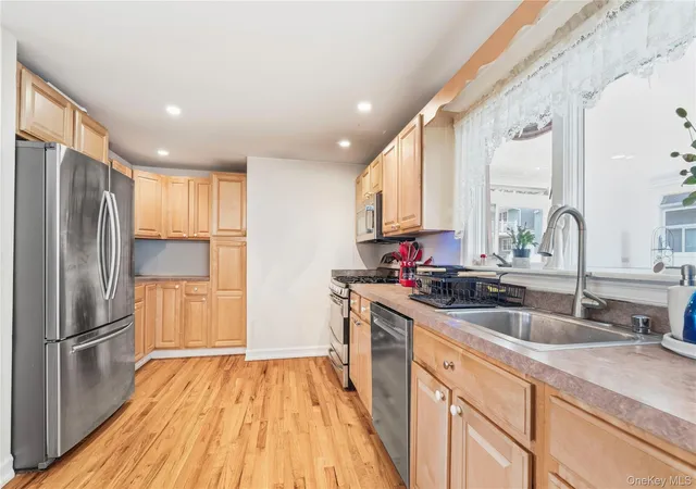 Photo 4 of Sale Pending at 56 Ocean Ave, Southampton, NY 11946 | MLS# 1020502 | Listing updated on 2026-08-22