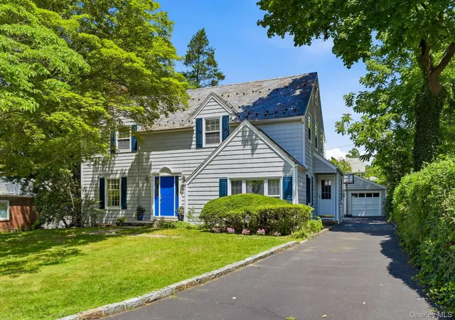 Photo 1 of Sale Pending at 17 Monfort Rd, North Hempstead, NY 11050 | MLS# 1020503 | Listing updated on 2026-07-31