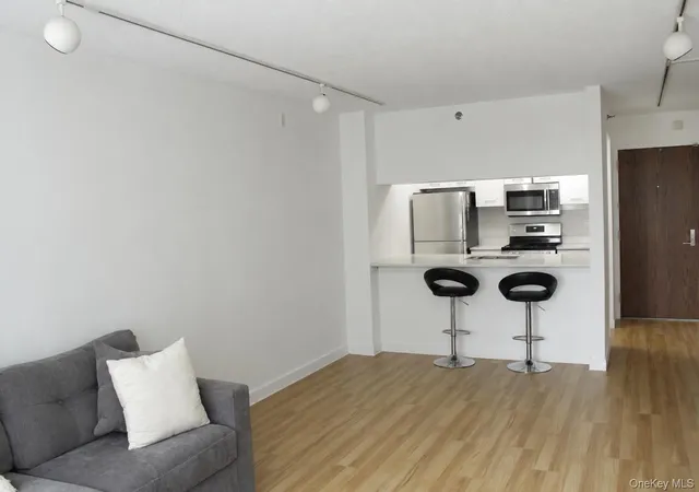 Homes for sale in White Plains, NY | 4 Martine Ave #611, White Plains, NY 10606 | MLS# 1020510