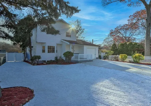 Single family home for sale at 146 Moriches Middle Is Rd, Brookhaven, NY 11967 | MLS# 1020523