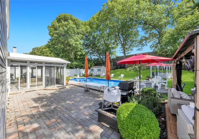 4th image of 99 Schneider Ln, Hauppauge, NY 11788 | MLS# 1020525