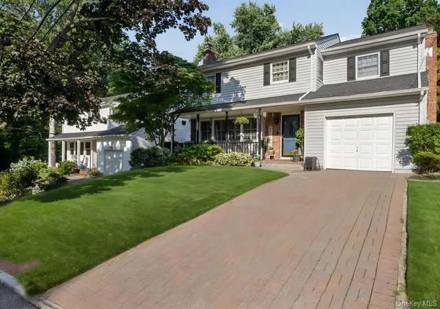 2nd image of 3 Stimson Pl, Huntington, NY 11743 | MLS# 1020552