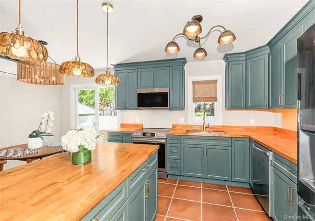 4th image of 18 Lovell Rd, Southampton, NY 11946 | MLS# 1020568
