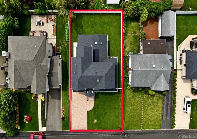 3rd image of 37 Beverly Dr, North Hempstead, NY 11507 | MLS# 1020578