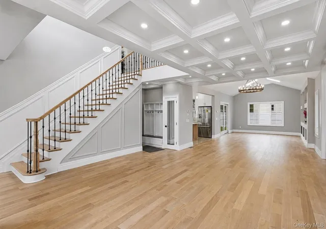 5th image of 37 Beverly Dr, North Hempstead, NY 11507 | MLS# 1020578