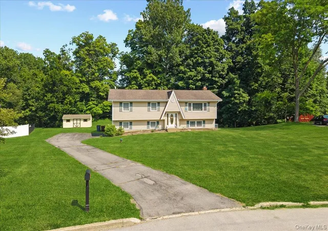 Homes for sale in Warwick (town), NY | 19 Bradner Dr, Warwick (town), NY 10990 | MLS# 1020592