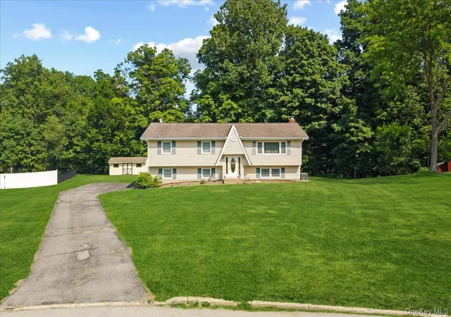 Homes for sale in Warwick (town), NY | 19 Bradner Dr, Warwick (town), NY 10990 | MLS# 1020592
