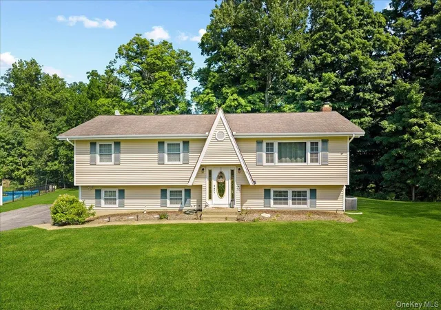 Homes for sale in Warwick (town), NY | 19 Bradner Dr, Warwick (town), NY 10990 | MLS# 1020592