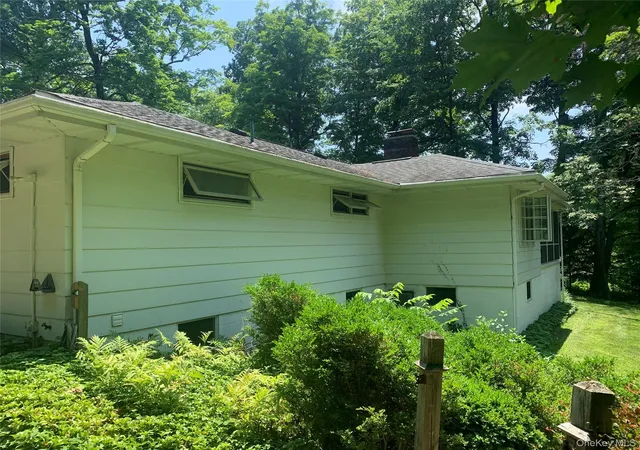2nd image of 9 Dogwood Hill Rd, Wappingers Falls, NY 12590 | MLS# 1020595