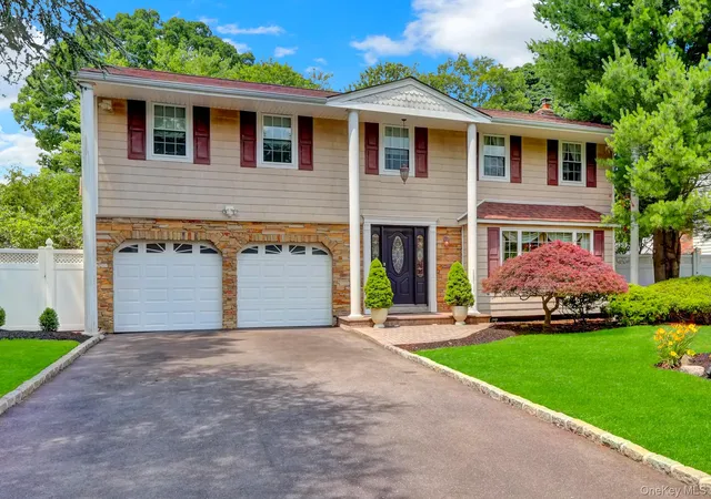 Photo 2 of Sale Pending at 140 Wedgewood Dr, Hauppauge, NY 11788 | MLS# 1020596 | Listing updated on 2026-08-14
