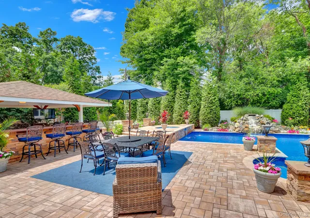 Photo 3 of Sale Pending at 140 Wedgewood Dr, Hauppauge, NY 11788 | MLS# 1020596 | Listing updated on 2026-08-14