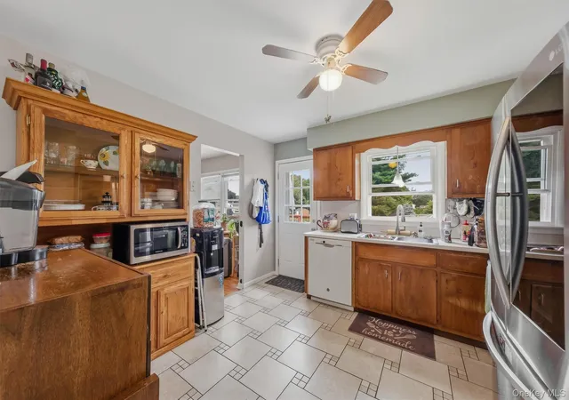4th image of 40 Long Meadow Dr, Hyde Park, NY 12580 | MLS# 1020599