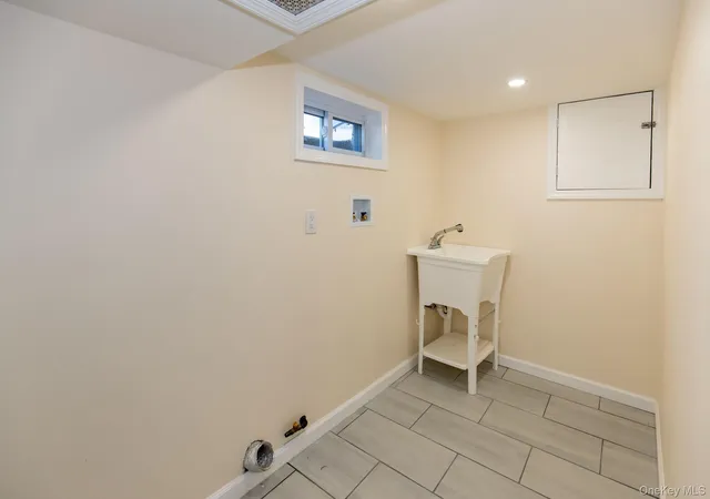 Homes for sale in Glen Cove, NY | 13 Knoll Pl, Glen Cove, NY 11542 | MLS# 1020604