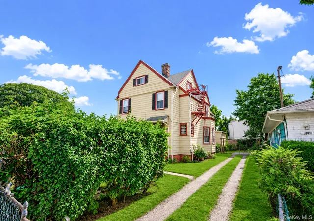 Photo 3 of Sale Pending at 12 52 Bay Park Pl, New York, NY 11691 | MLS# 1020605 | Listing updated on 2026-07-27