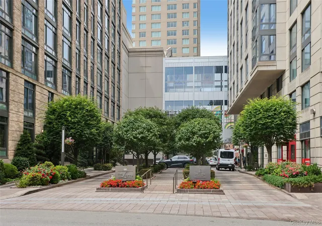 Homes for sale in White Plains, NY | 25 City Pl #6C, White Plains, NY 10601 | MLS# 1020622