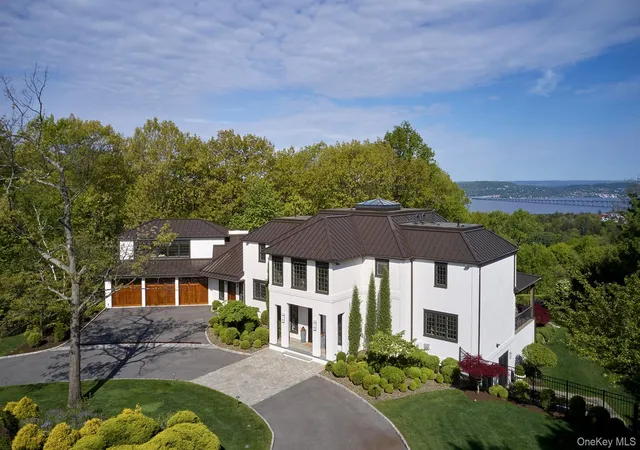 Photo 1 of Mansion for sale at 4 Riverview Ct, Irvington, NY 10533 | MLS# 1020629 | Listing updated on 2026-10-02