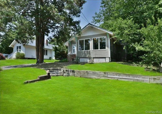 3rd image of 3 School St, Islip, NY 11779 | MLS# 1020646