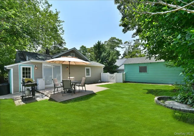 4th image of 3 School St, Islip, NY 11779 | MLS# 1020646
