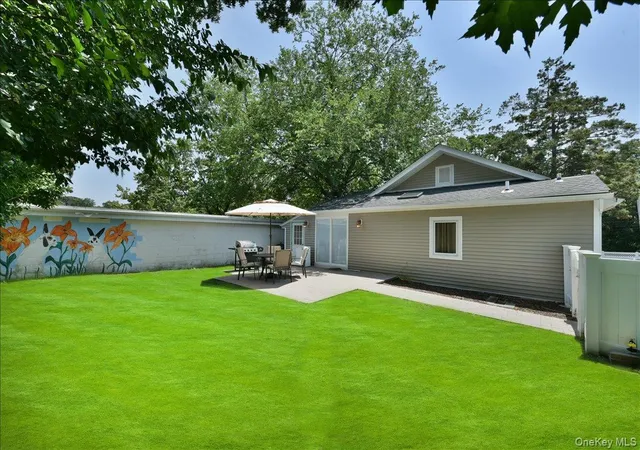5th image of 3 School St, Islip, NY 11779 | MLS# 1020646