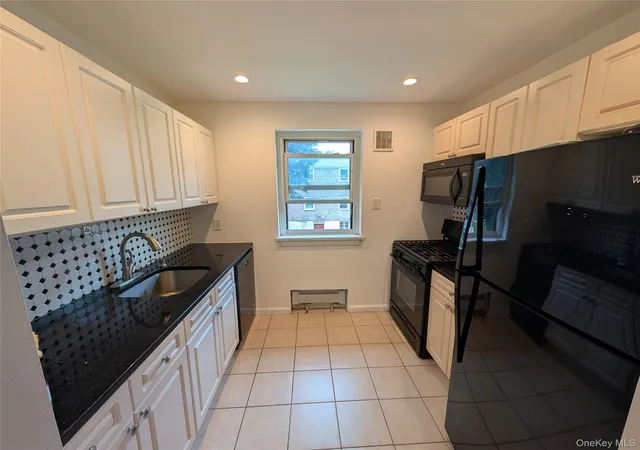Homes for sale in New York, NY | 15048 Jewel Ave, New York, NY 11367