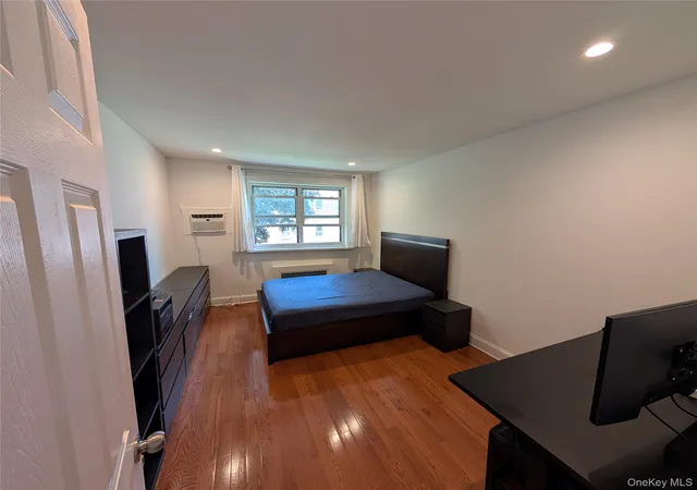 Homes for sale in New York, NY | 15048 Jewel Avenue, New York, NY 11367 | Houzeo