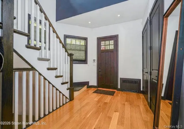 Photo 4 of Sale Pending at 100 Hull Ave, Staten Island, NY 10306 | MLS# 1020666 | Listing updated on 2026-09-01
