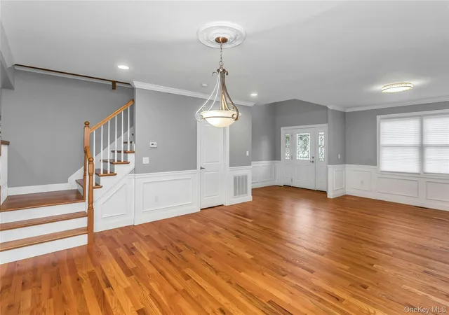 2nd image of 17 Vera Ave, Oyster Bay, NY 11803 | MLS# 1020683