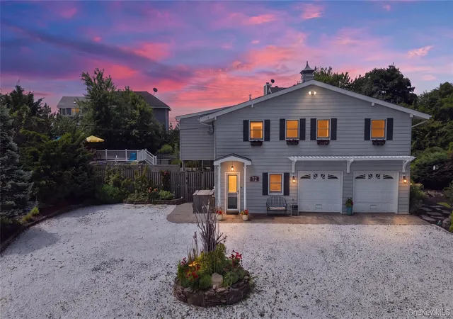 2nd image of 72 Circle Dr, Babylon, NY 11702 | MLS# 1020694