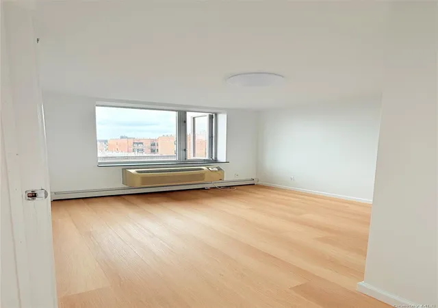 3rd image of 38-34 Parsons Blvd, New York, NY 11354