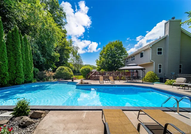 Photo 3 of Sale Pending at 28 Heritage Xing, Circleville, NY 10919 | MLS# 1020726 | Listing updated on 2026-08-26