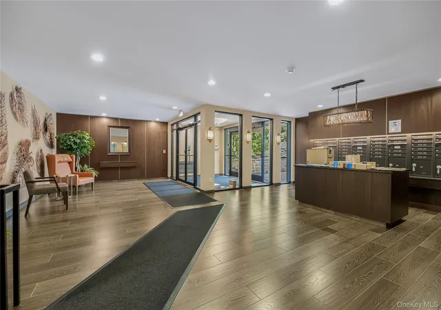 Photo 4 of Sale Pending at 372 Central Park Ave #2A, Scarsdale, NY 10583 | MLS# 1020731 | Listing updated on 2026-09-04
