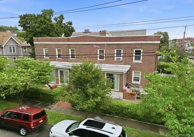 3rd image of 21 Crescent Pl, Yonkers, NY 10704 | MLS# 1020735