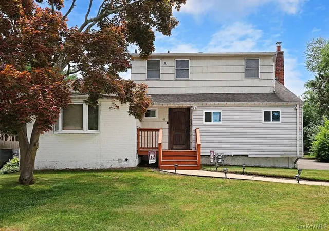 Photo 1 of Single family home for sale at 41 Cambria Rd, Oyster Bay, NY 11791 | MLS# 1020752 | Listing updated on 2026-08-22