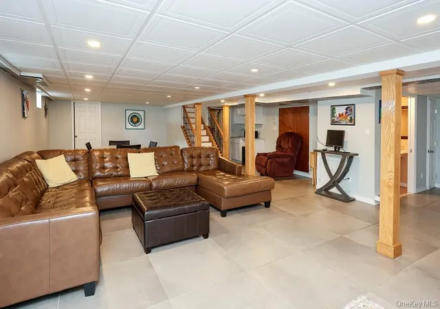 Photo 3 of Single family home for sale at 41 Cambria Rd, Oyster Bay, NY 11791 | MLS# 1020752 | Listing updated on 2026-09-27