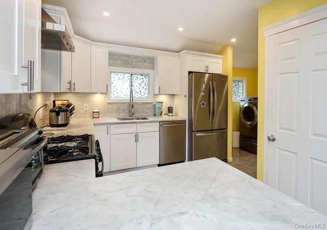 Photo 4 of Single family home for sale at 41 Cambria Rd, Oyster Bay, NY 11791 | MLS# 1020752 | Listing updated on 2026-09-27